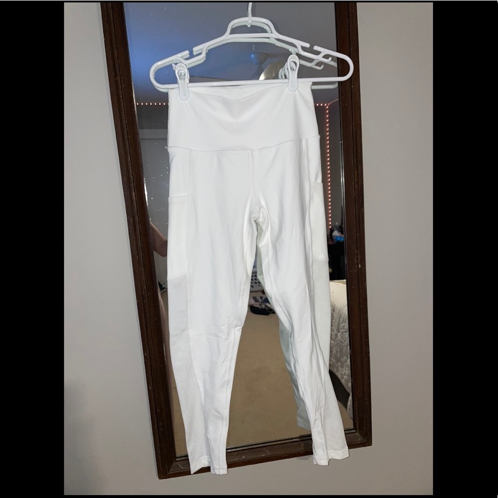 white aerie move leggings